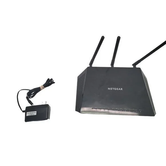 NETGEAR R6700V3 Nighthawk AC1750 Smart WiFi Router - Picture 2 of 4